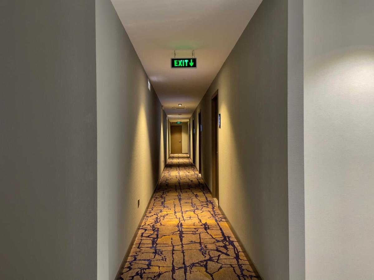 Eleven Inn ティビリシ エクステリア 写真